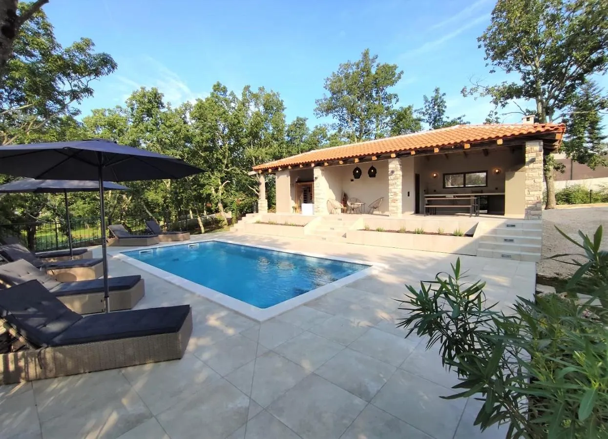 Villa Vinoselo - Gruene Oase Mit Wellness Vižinada